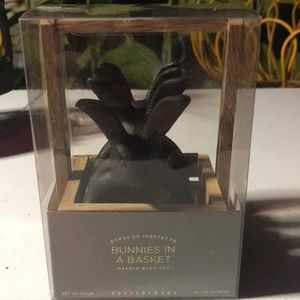 Pottery barn bunnies 🐇 in a basket napkin rings